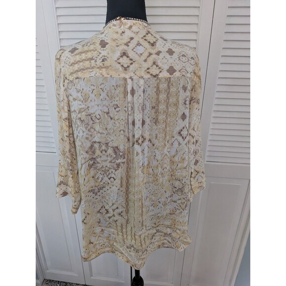 Chico's Top Women's M/1 Yellow Beige Aztec Style Button Up Shirt Artsy Southwest - Picture 9 of 13
